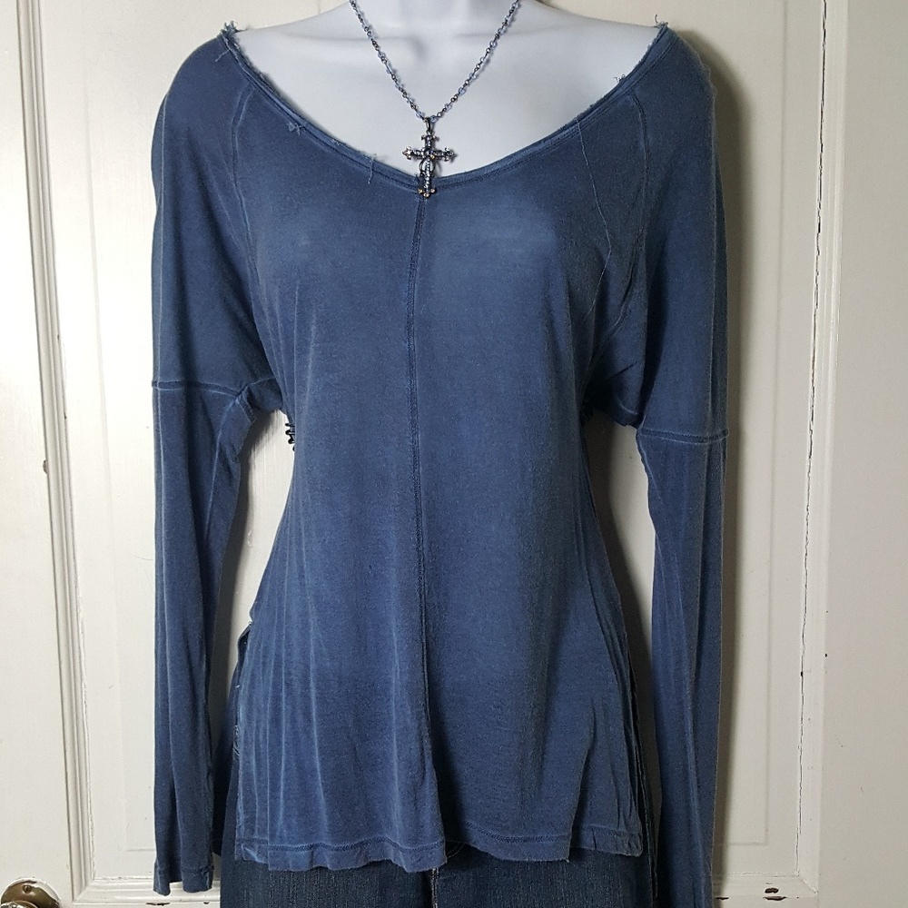 ⭐Awesome Distressed Top